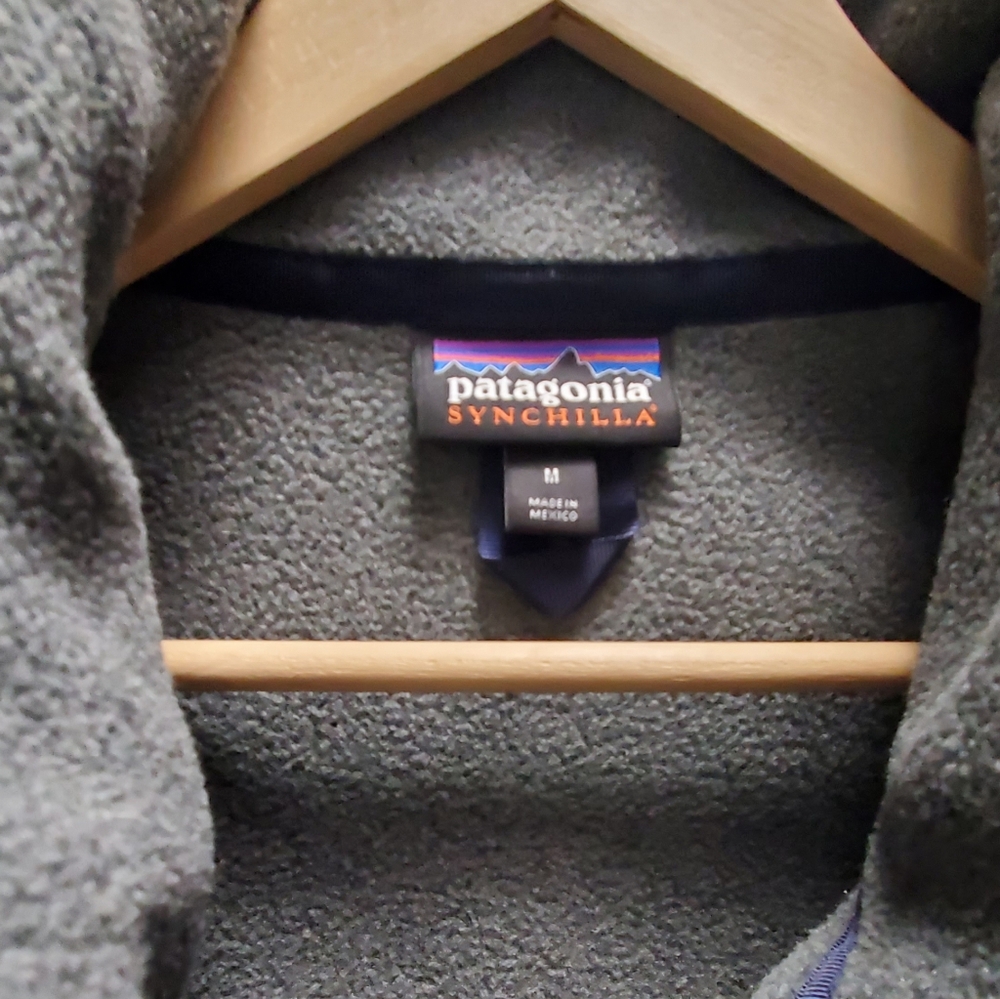 Patagonia Charcoal and Navy Synchilla Fleece Vest - Picture 4 of 5